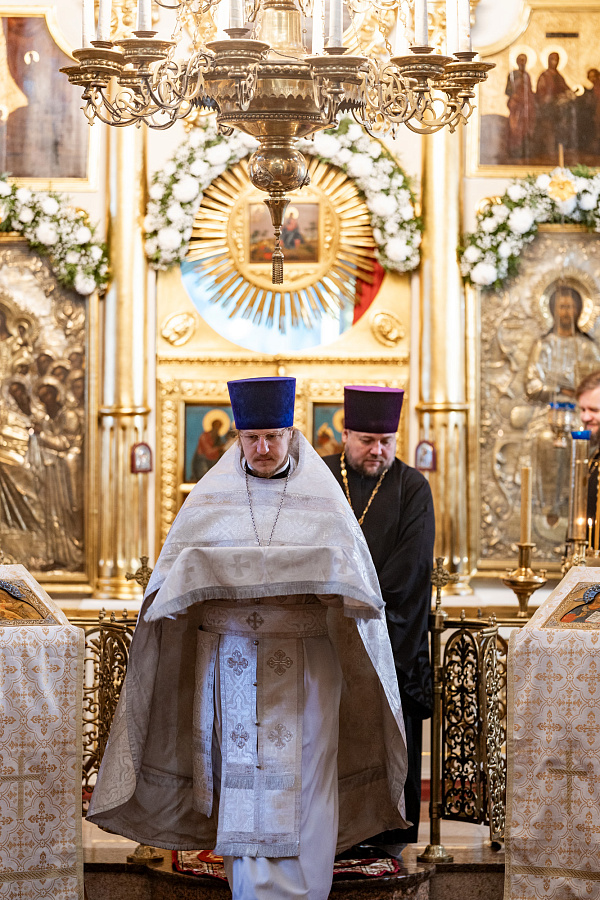 Архиерейское богослужение в Димитриевскую родительскую субботу в Успенском храме села Жилино г.о. Люберцы